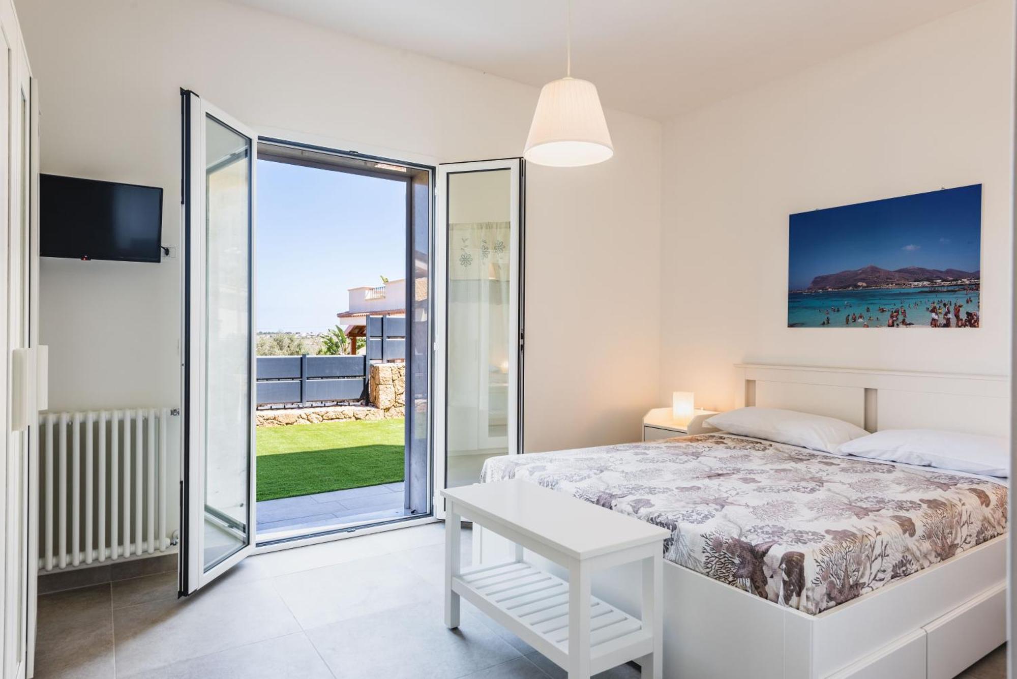 Etna Mare Apartments By Wonderful Italy Augusta Bagian luar foto