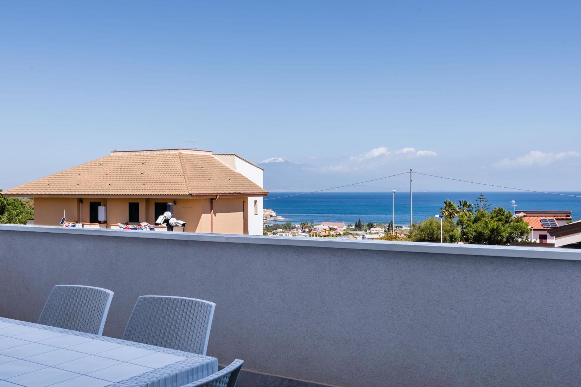 Etna Mare Apartments By Wonderful Italy Augusta Bagian luar foto