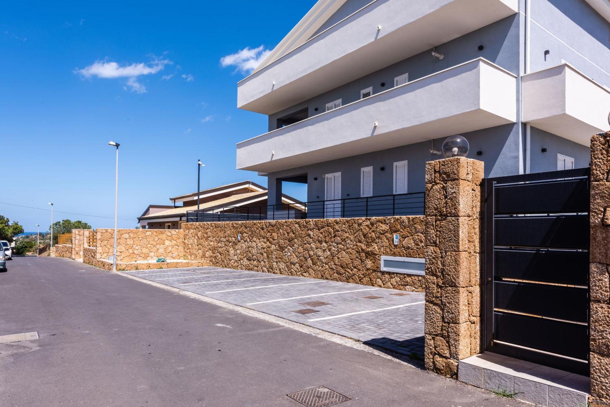 Etna Mare Apartments By Wonderful Italy Augusta Bagian luar foto