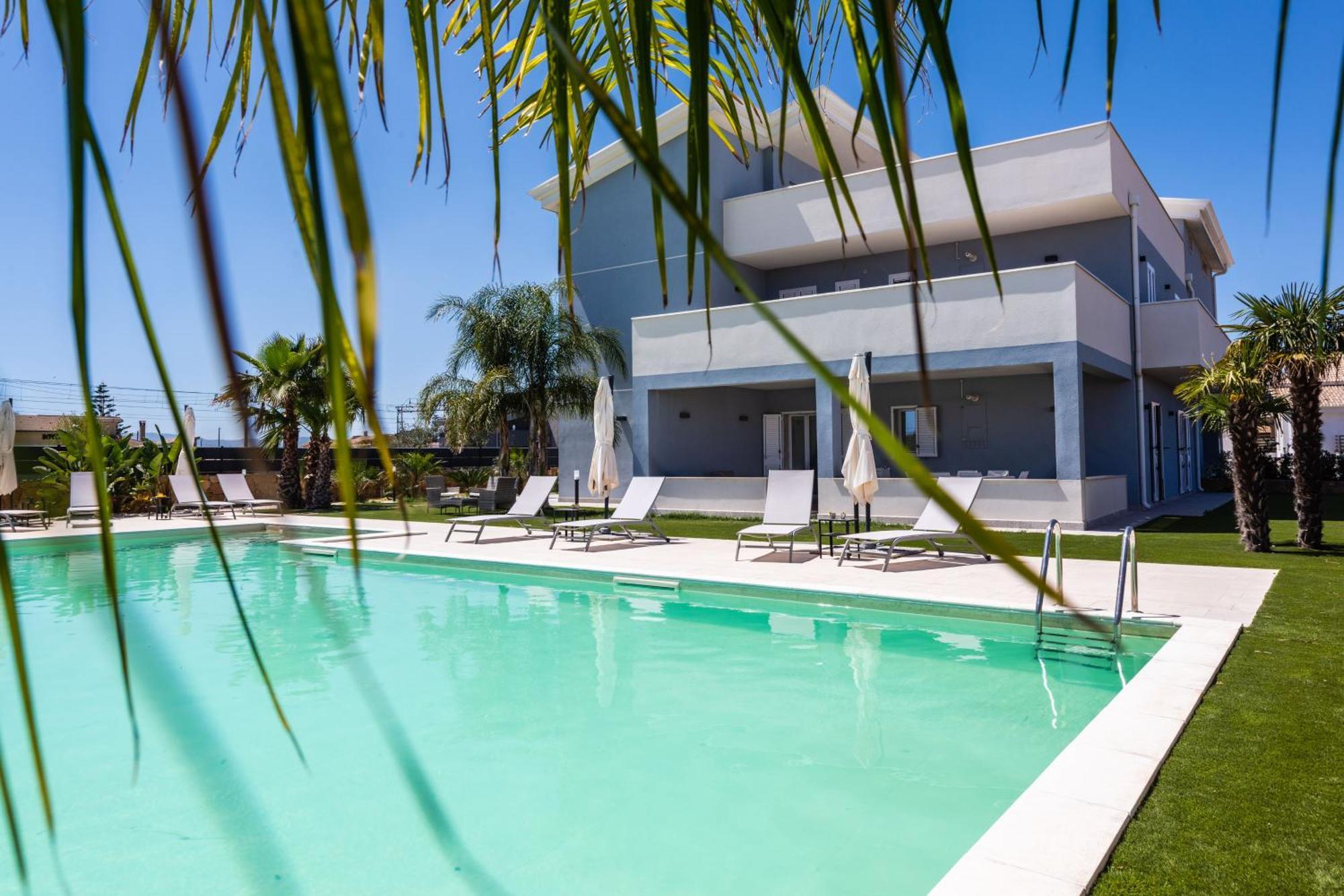 Etna Mare Apartments By Wonderful Italy Augusta Bagian luar foto